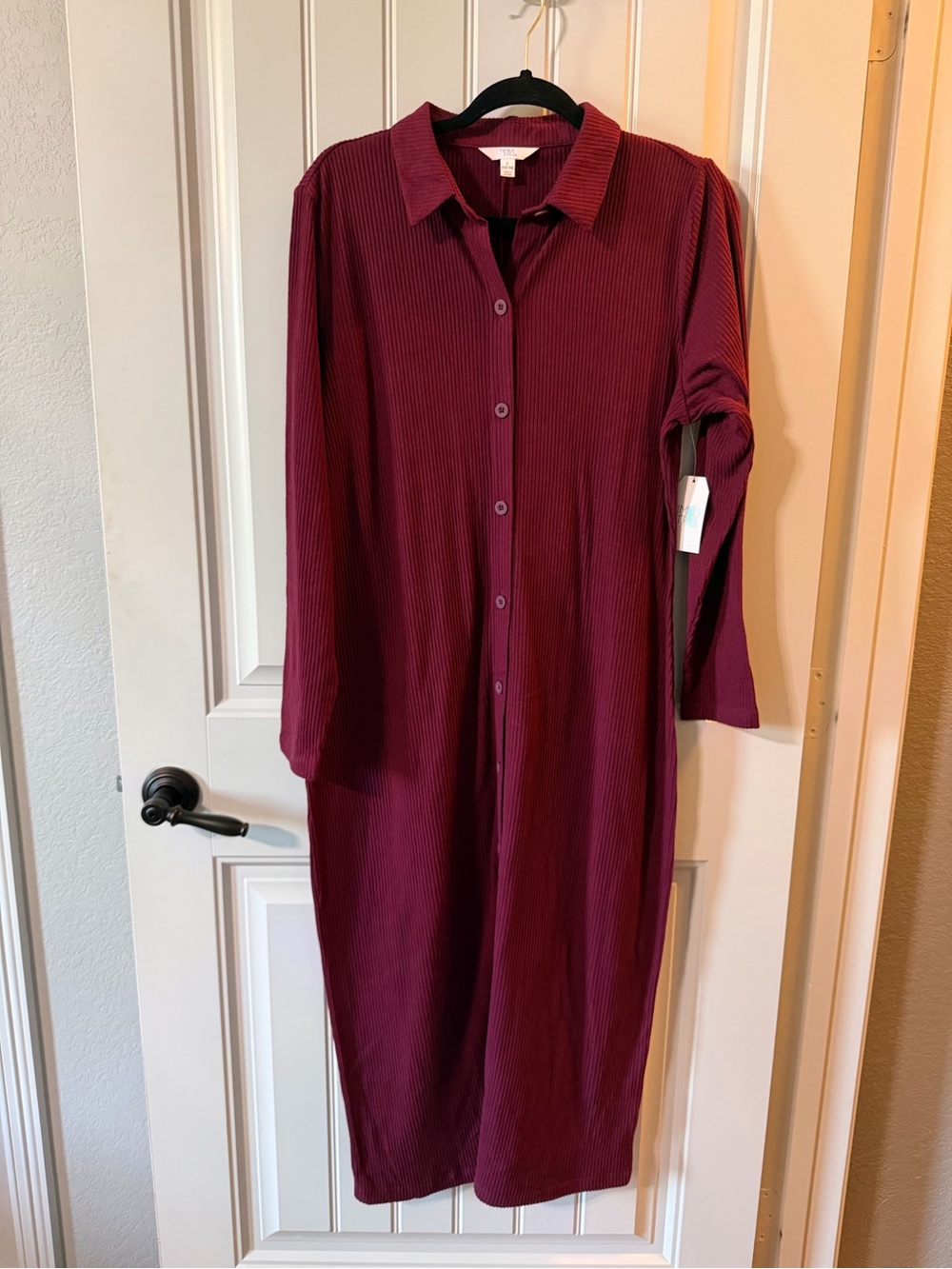 Time and Tru Ribbed Button-Front Long Sleeve Dress - Burgundy